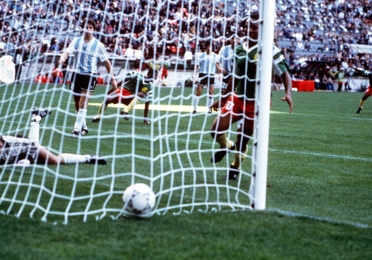 Триумф Месье Валери - Камерун 1990: Жили в армейских казармах, победили команду бога, чудом не оказались в четверке