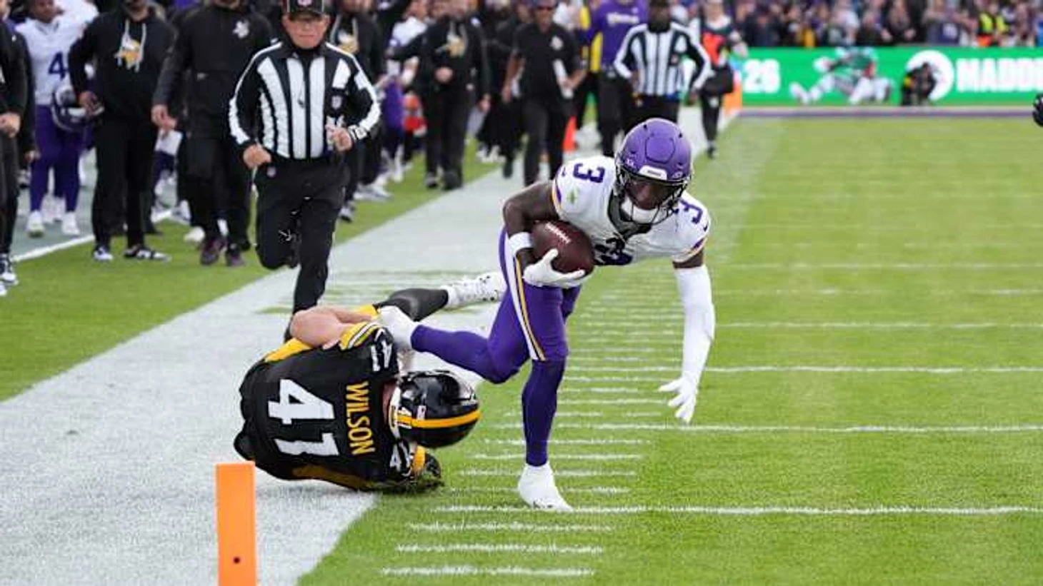 NFL's Dublin debut turns into track meet with two record-setting sprints