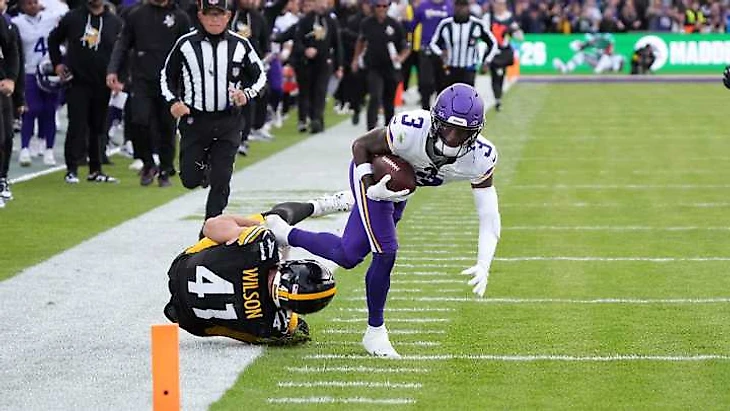 NFL's Dublin debut turns into track meet with two record-setting sprints