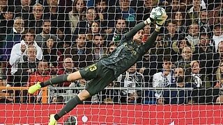 Новый вратарь Реала Кепа. Он в аренду на этот сезон.Но недавно Кепа заявила что хочет остается в реале. Аннчелоти думает