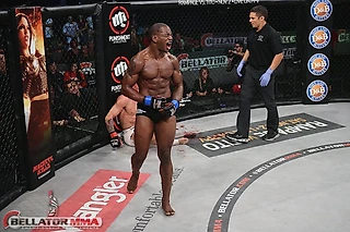 10 крутых бойцов других лиг, провалившихся в UFC