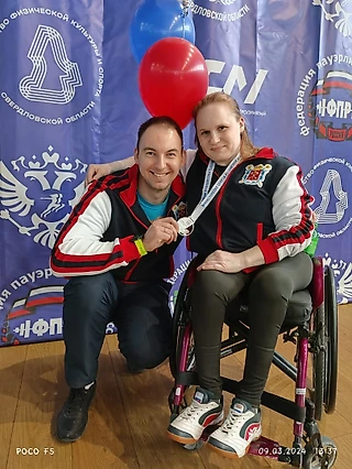 Тринадцать медалей у петербургских пауэрлифтеров с инвалидностью!