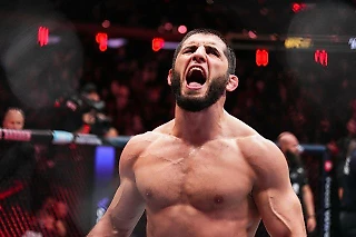 Махачев вписал свое имя в историю! Победа над Маддаленой сделала Ислама живой легендой UFC