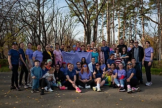 «Важно, когда рядом поддержка»: на тренингах волонтеров-лидеров краснодарцы научились помогать незрячим спортсменам