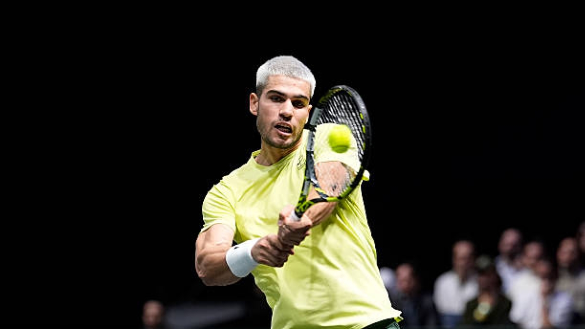 Почему Карлитос «тухнет» в помещении? Разбираем психологию крытых хардовых кортов