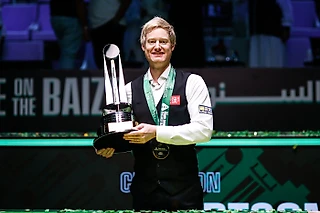 Нил Робертсон выиграл Saudi Arabia Masters
