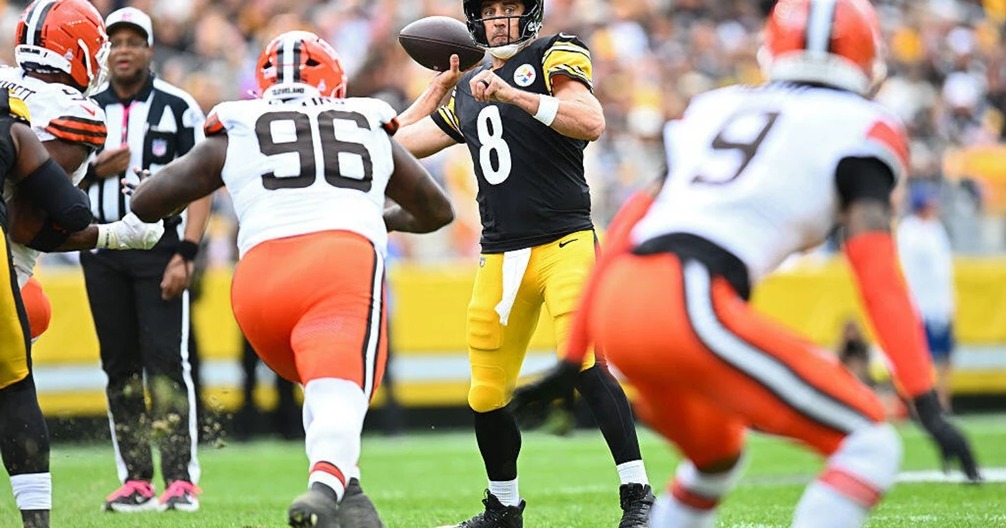 Aaron Rodgers throws for 2 TDs as Steelers continue home ...