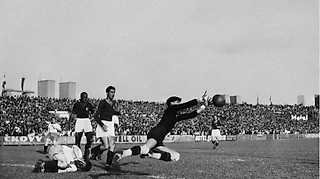 «Это турнир, матчи которого начинаются на поле, а доигрываются в посольстве!» Пять крупнейших скандалов Кубка Митропы