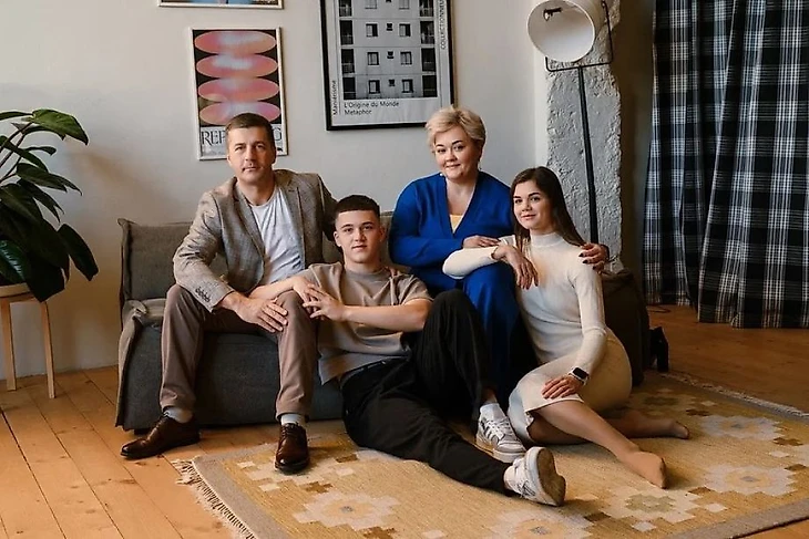 Кирилл Глебов с семьёй