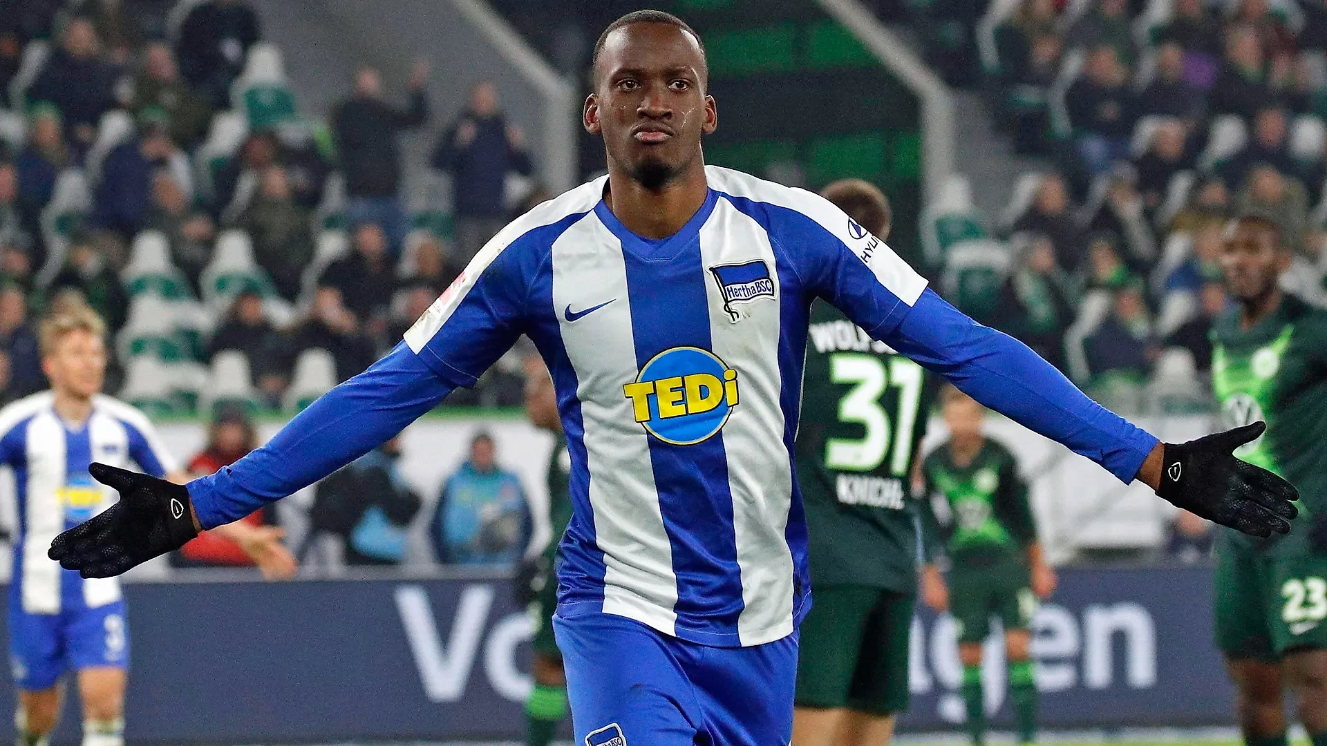 Доди лукебакио. Лукебакио. Чуквуэзе. Лукебакио футболист. Лукебакио футболист.