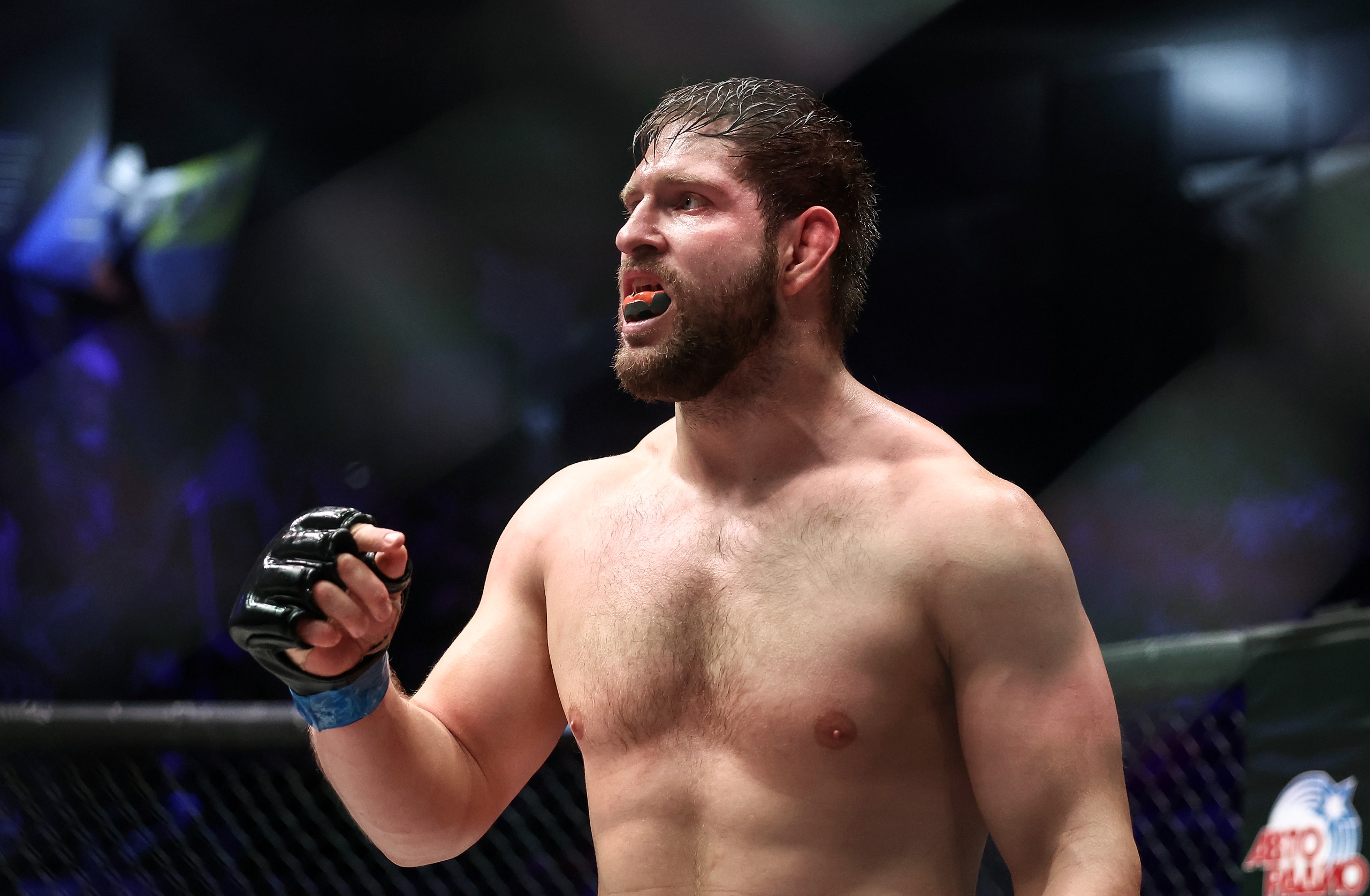 Раздражает кавказцев, бросал вызов Емельяненко, продает детскую одежду. 15 фактов про сильнейшего тяжа России