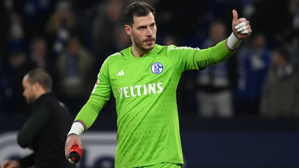 «Вольфсбург» выкупил голкипера у «Шальке»
