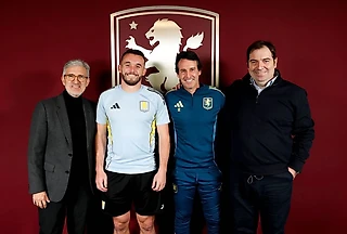 «Астон Вилла» продлила контракт с капитаном