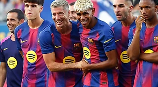 ⚡ «Барселона» готовится мстить в следующем класико — сделали новую форму с отсылкой к голам Роналдиньо