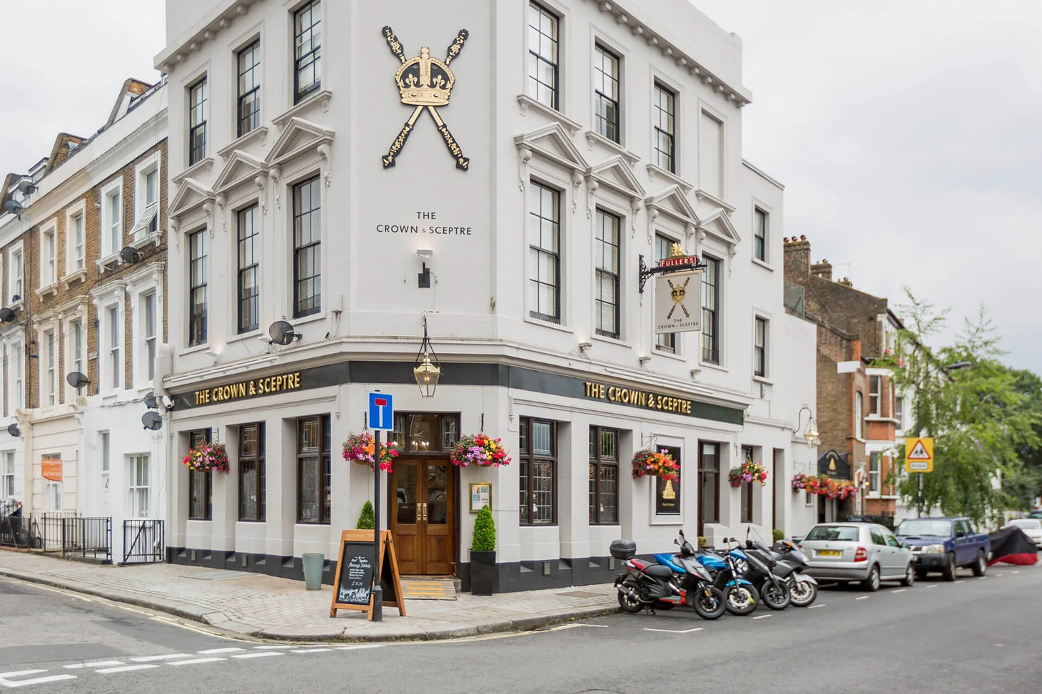 The Crown & Sceptre – Fuller's Pub and Restaurant in Shepherds Bush