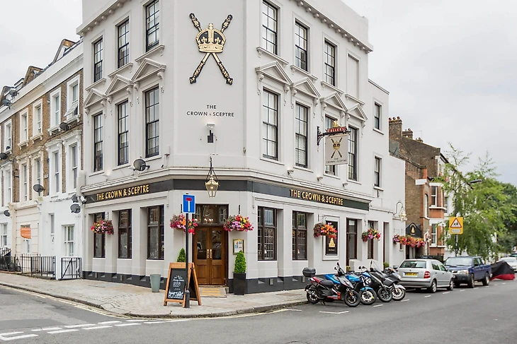 The Crown & Sceptre – Fuller's Pub and Restaurant in Shepherds Bush