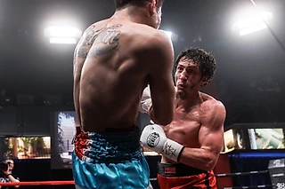 Российский боксер Абдуллаев завоевал титул золотого чемпиона WBA