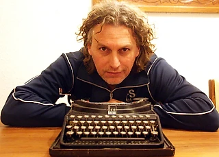 «Ван Гал сделал из «Барселоны» плохую копию «Аякса». Известный голландский журналист рассказывает о былом