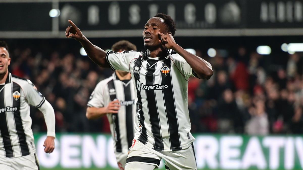 Первый камбэк «Малаги», мегазамены «Кастельона», эффективный «Бургос». Главное в Сегунде