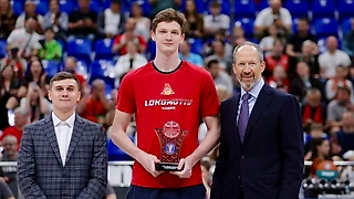 Скандал вокруг Елатонцева: «Локо» подозревает центрового в симуляции. Игрок собирается расторгнуть контракт