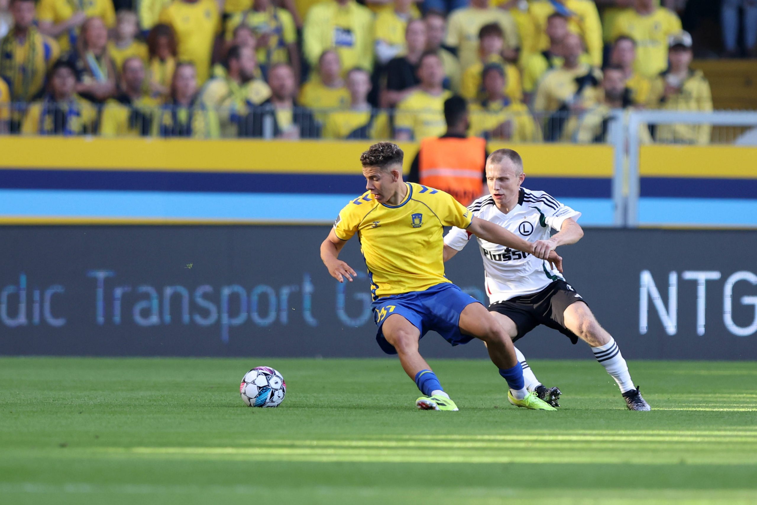 Kæmpe transferbombe: Brøndby sælger Clement Bischoff – broendbyforfan.dk