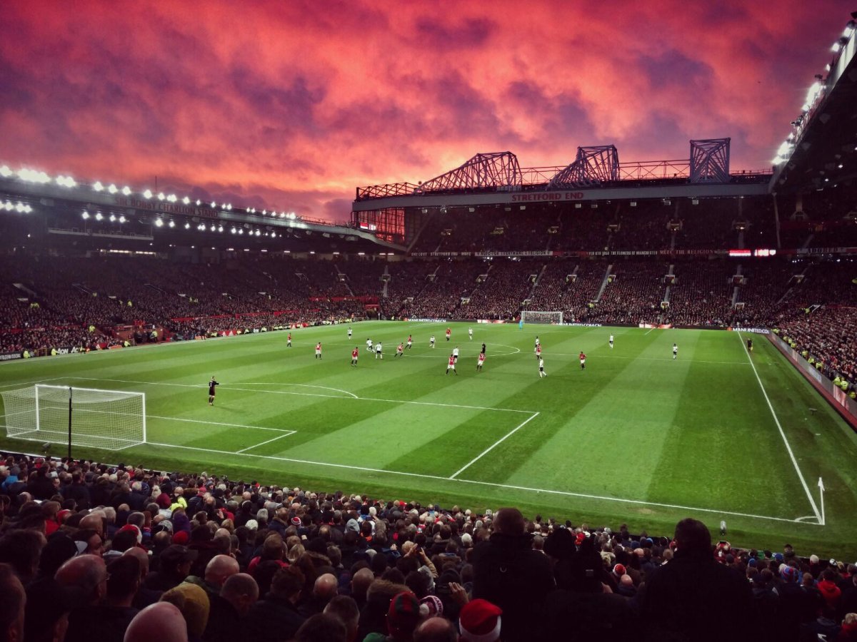 Футбольное поле Stamford Bridge