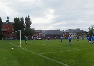 На дне нон-лиги: от алкомаркета, спонсирующего футбольную лигу, до 100-летнего клуба в 16-м дивизионе