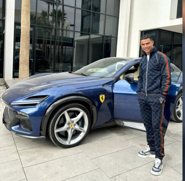 ​Роналду показал фото с новым люксовым автомобилем – сколько он стоит