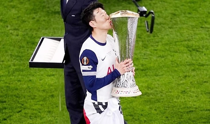 Почему Сон Хын Мин не получил медаль Лиги Европы?