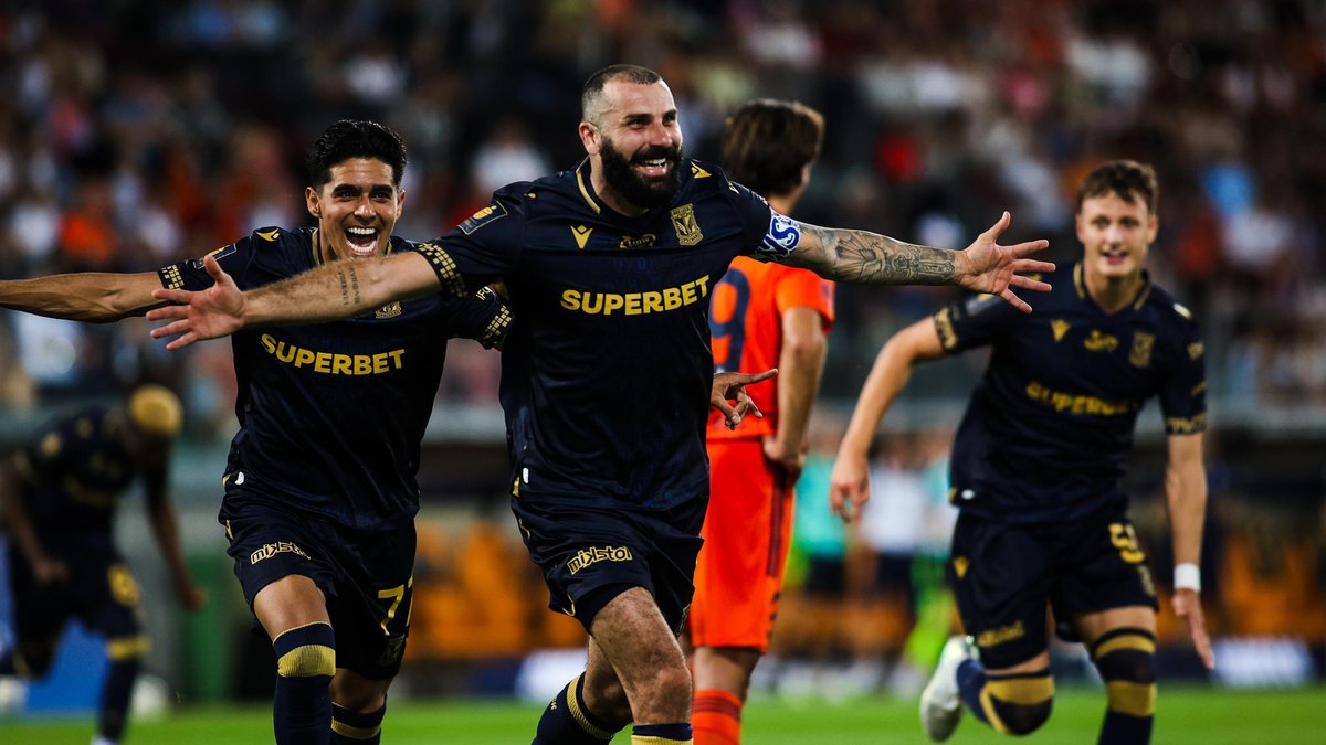 Mikael Ishak przeszedł do historii. 