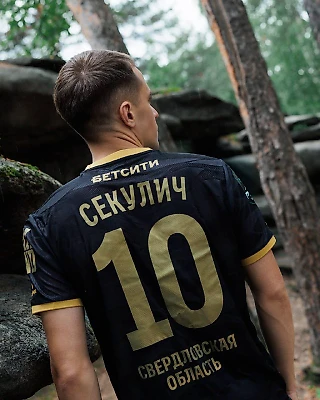 «Урал» презентовал игровую форму нового сезона-25/26