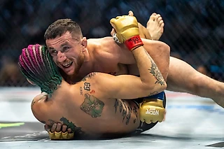 UFC 316: Мераб душит стиль, Харрисон ломает чемпионку, Пайфер на пороге в топ-15