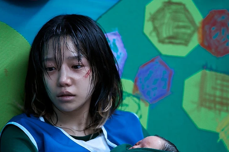 Who Is Player 222 in 'Squid Game' Season 3 – Who Is Jun-hee and Her Baby