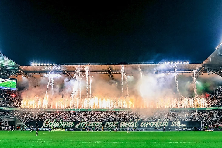 Варшавской Жилете 50 лет. «Легия» отметила полувековой юбилей одной из самых ярких трибун в мире | Спортс“ | Дзен