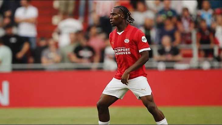 r/Eredivisie - Transfervrije verdediger Van de Blaak van PSV naar Almere City