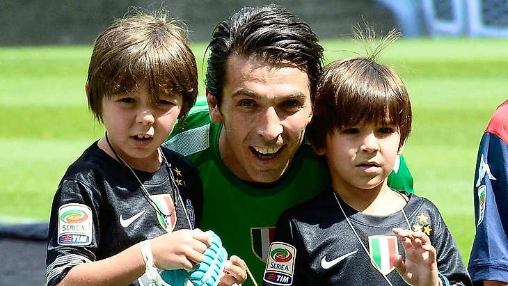 Sohn von Goalie-Legende: Louis Buffon gibt Profi-Debüt und steht vor erstem Länderspiel – aber nicht für Italien | blue News