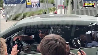 Араухо вернулся к тренировкам раньше срока и ответил на вопрос о будущем в «Барсе»