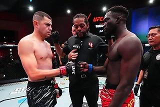 Финиш в первом раунде! Гарсия уничтожил Онаму на турнире UFC в Лас-Вегасе