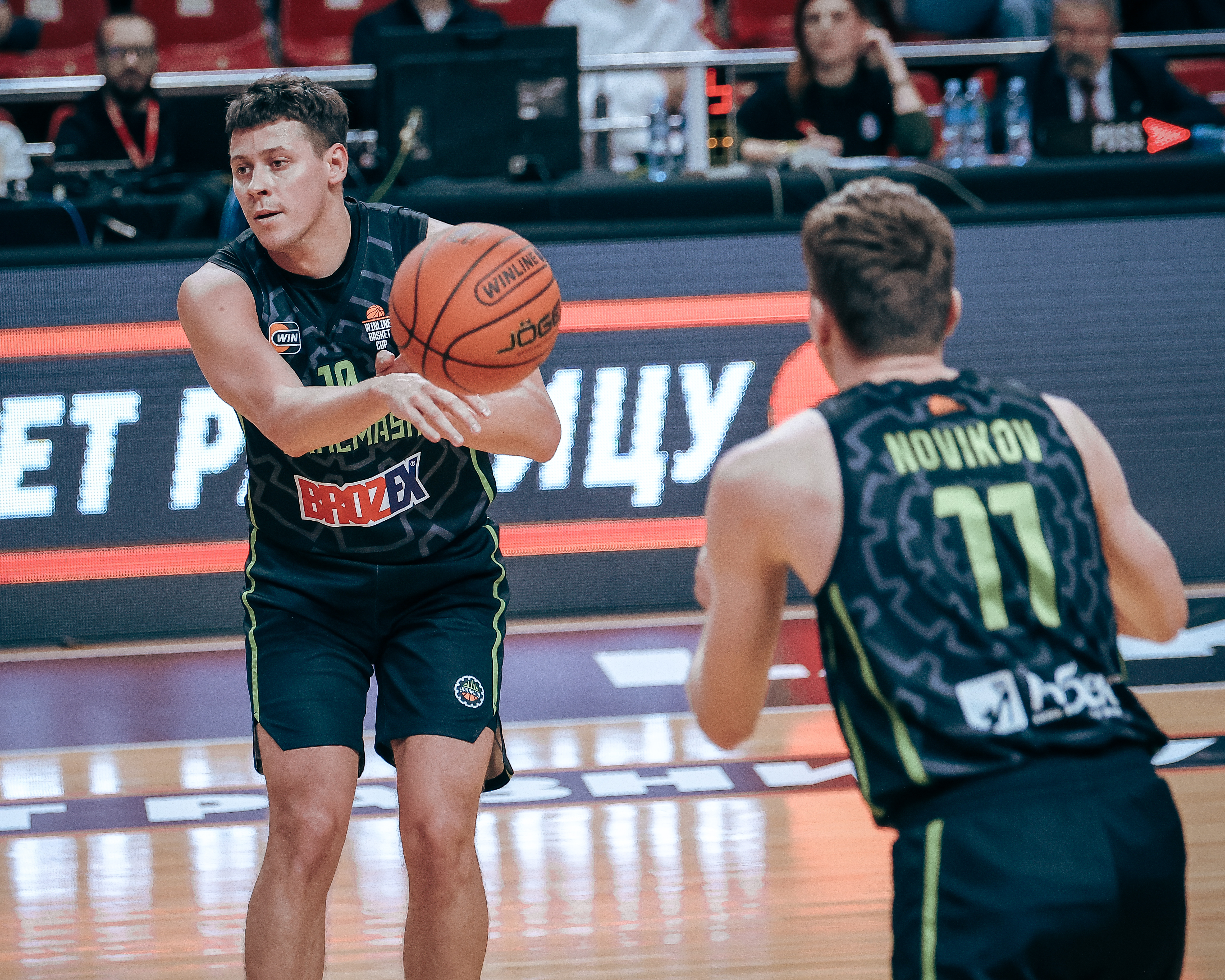 Камбэк с «-11», овертайм и российский джокер. «Уралмаш» победил в своем первом в истории международном матче