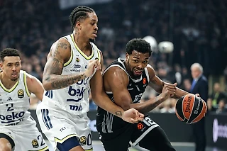 Один против пятерых: «Партизан» индивидуально не смог тягаться с системным «Фенербахче»