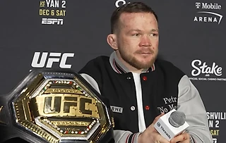 В UFC пытались забрать пояс у Яна после победы над Мерабом! Хотели заменить на другой, но Петр отказался 🤨