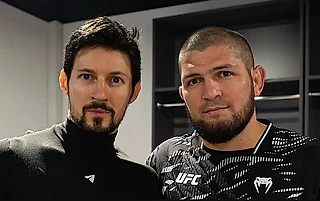 Павел Дуров теперь фанат ММА: сходил на турнир UFC, дружит с Хабибом, Чимаев пригласил в угол 😎