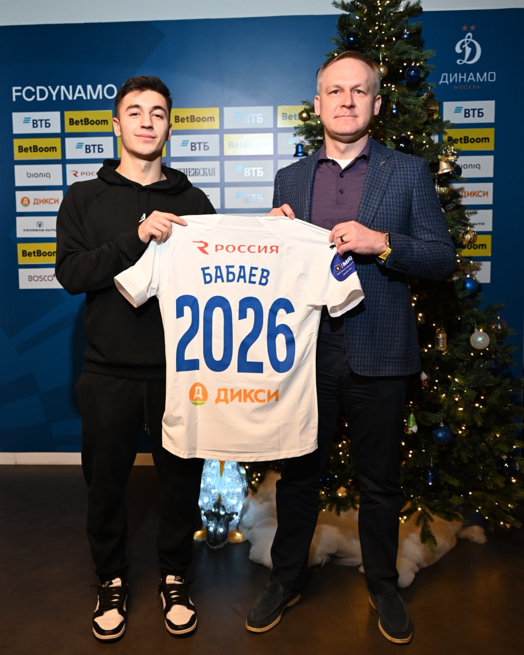 «Динамо» продлило контракт с Ульви Бабаевым