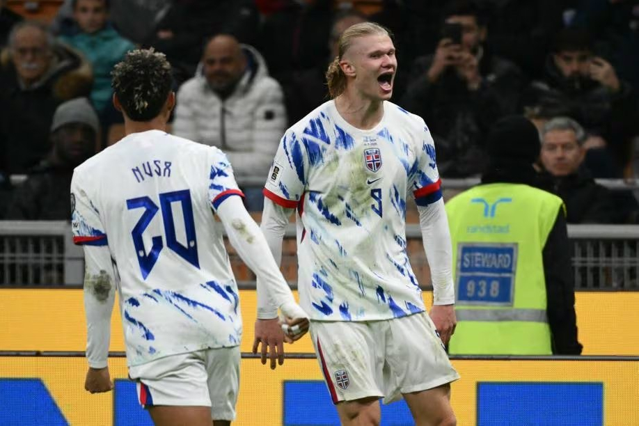 Сандерленд, Арсенал, премьер-лига Англия, Вирджил ван Дейк, Челси, Ньюкасл, Астон Вилла, Манчестер Сити, Флориан Виртц, Кристал Пэлас, Тоттенхэм, Ливерпуль, Бруну Фернандеш, Манчестер Юнайтед, Эрлинг Холанд