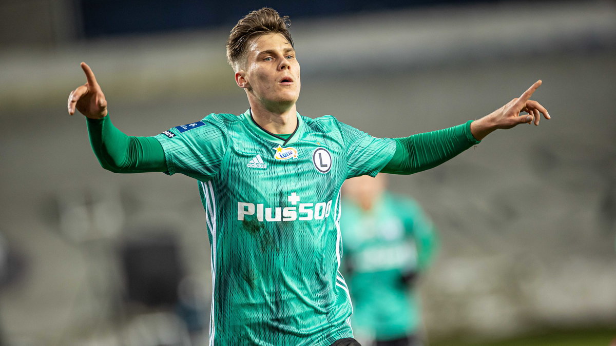 Górnik – Legia. Kacper Kostorz z golem. Piękna reakcja. Zobacz wideo – Przegląd Sportowy Onet