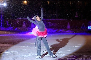 Новогодний сюрприз от Евгении Медведевой - номер в костюме Мыши и вальс Феи Драже