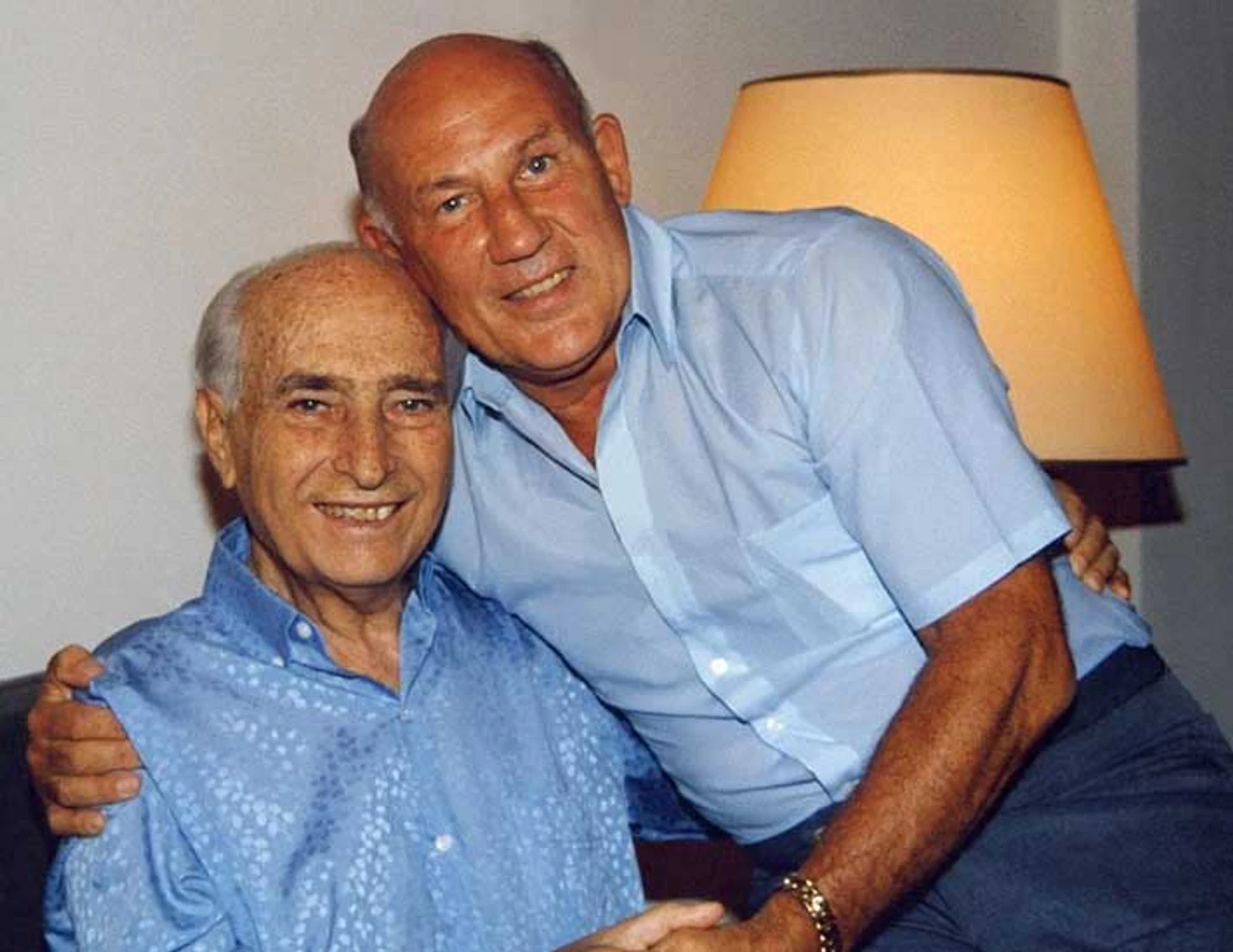 Noticias | Falleció Stirling Moss, gran rival y amigo de Juan Manuel Fangio
