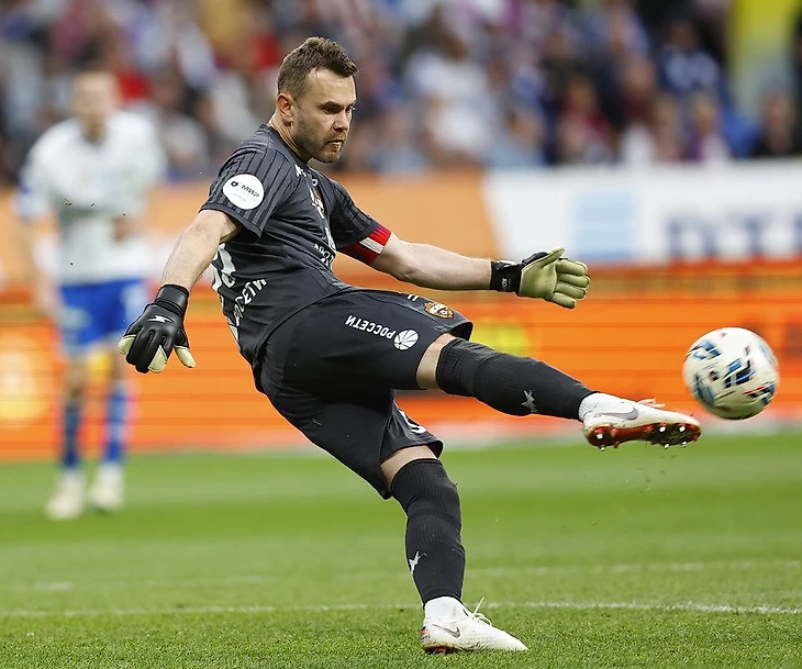 Игорь Акинфеев