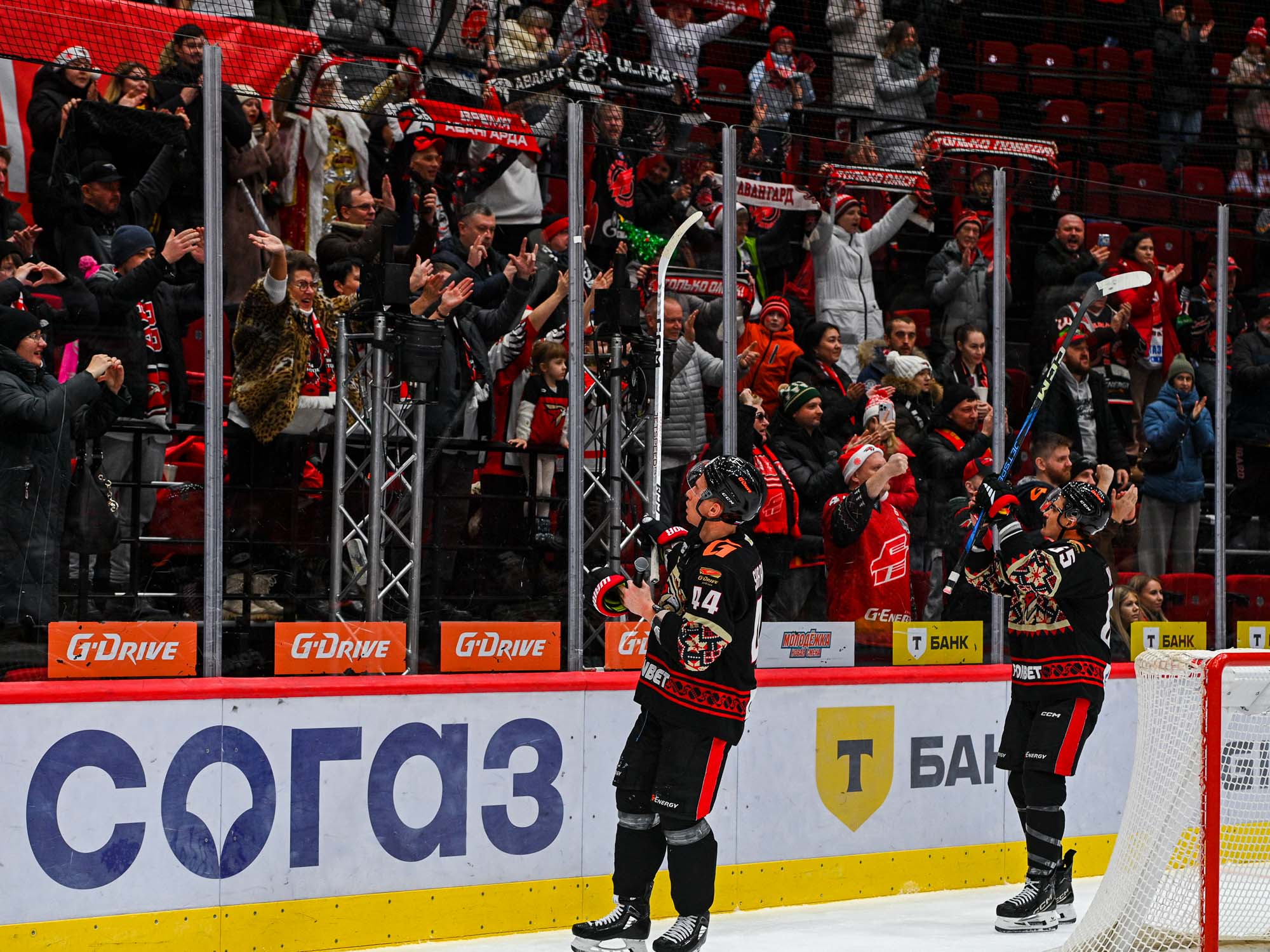 Фотография поста в ленте Такой хоккей Омску нужен. «Авангард» уступил фартовому «Металлургу», но «ястребы» уже точно забыли про кризис