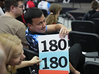 У мужчин — суперсенсация, у женщин — супердоминация. Подводим итоги чемпионата России по дартсу — 2025